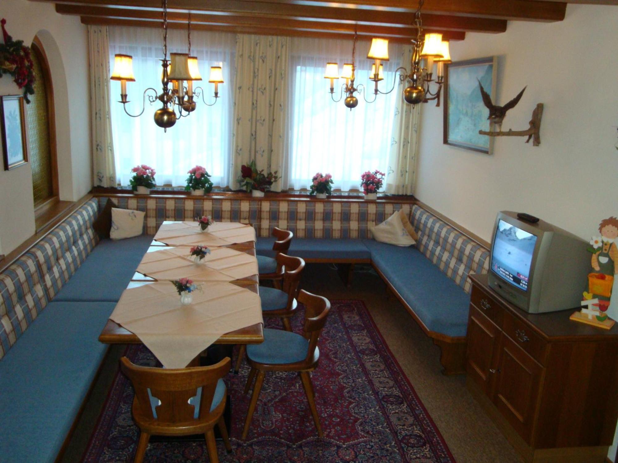 Hotel Garni Val-Sinestra Ischgl Ngoại thất bức ảnh