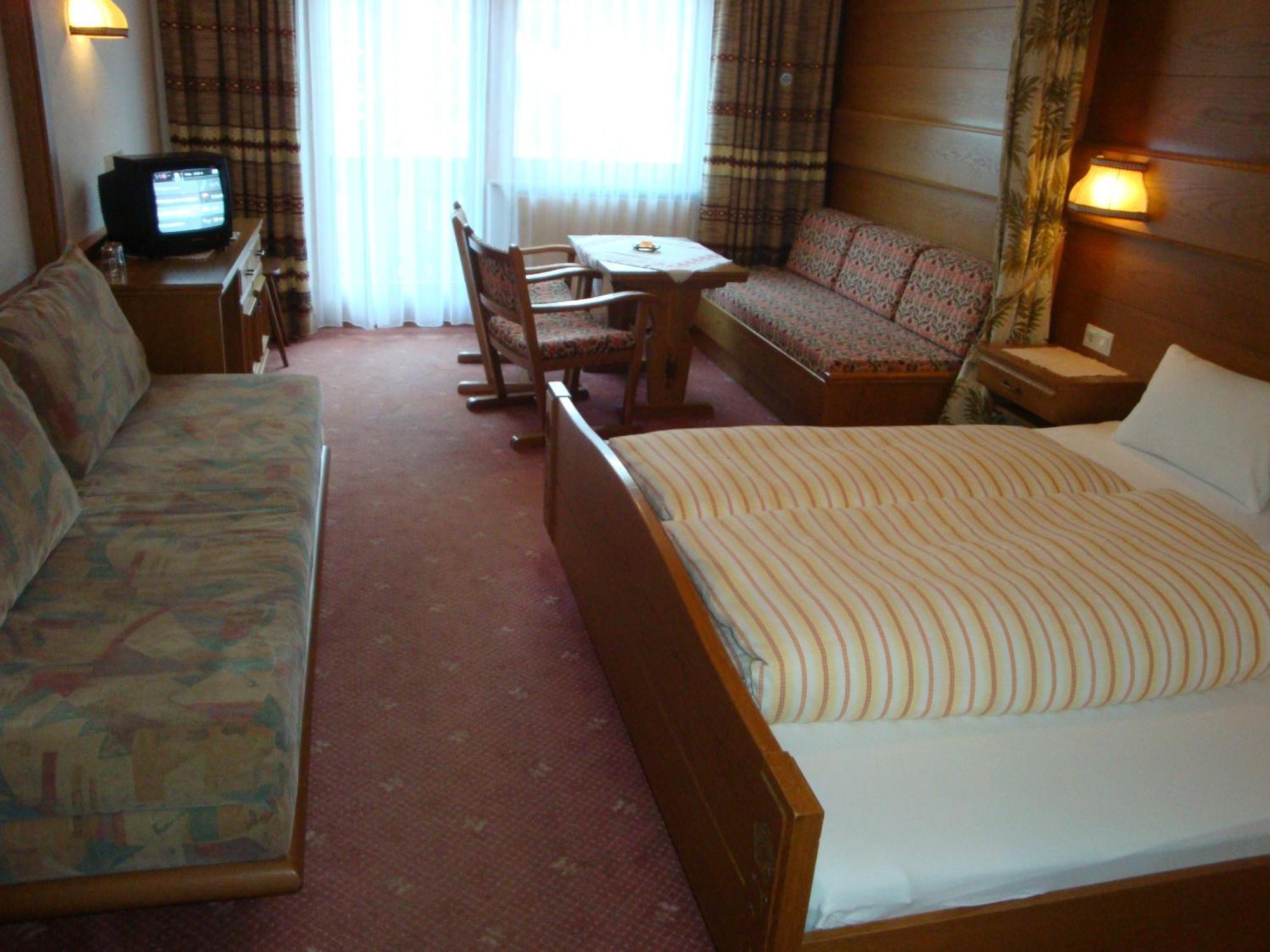 Hotel Garni Val-Sinestra Ischgl Ngoại thất bức ảnh